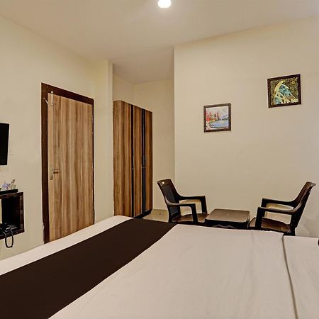 Capital O Saharsh Grand Near Shilparamam Hyderabad Exteriör bild
