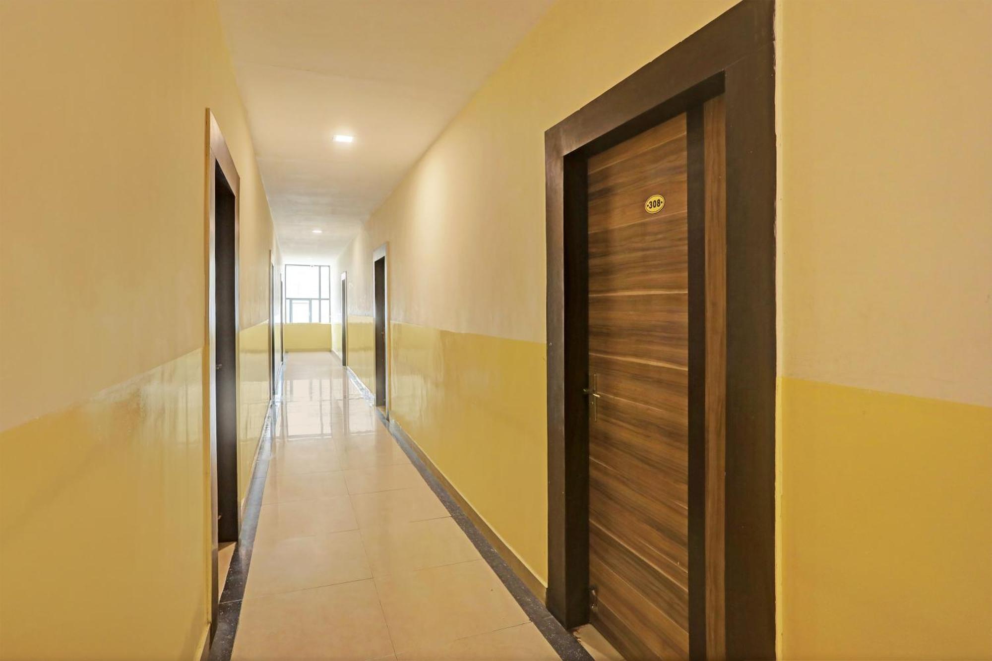 Capital O Saharsh Grand Near Shilparamam Hyderabad Exteriör bild