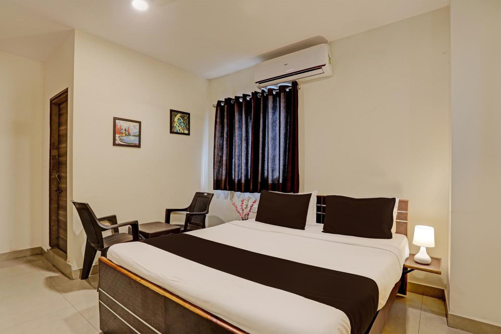 Capital O Saharsh Grand Near Shilparamam Hyderabad Exteriör bild