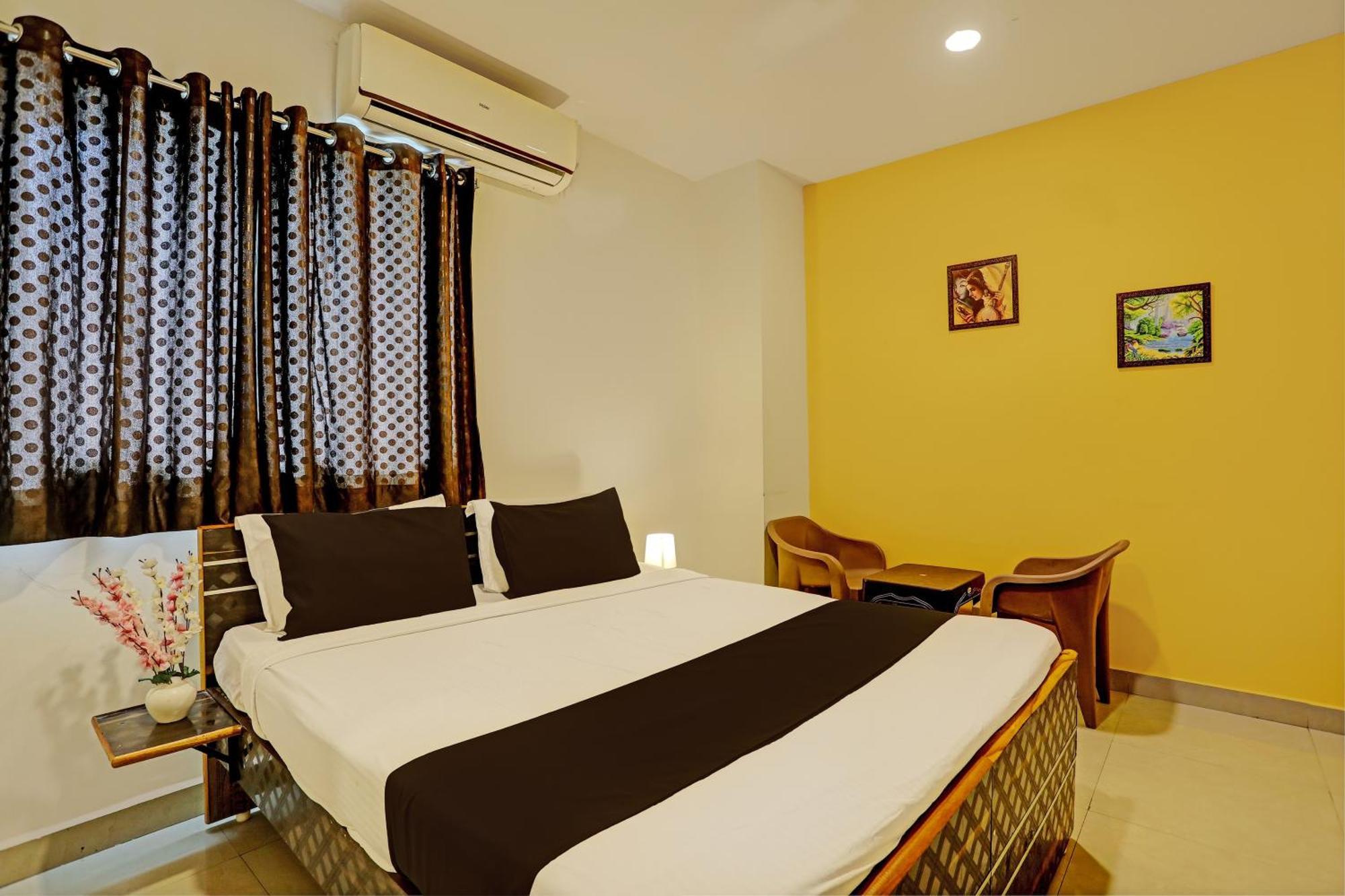 Capital O Saharsh Grand Near Shilparamam Hyderabad Exteriör bild