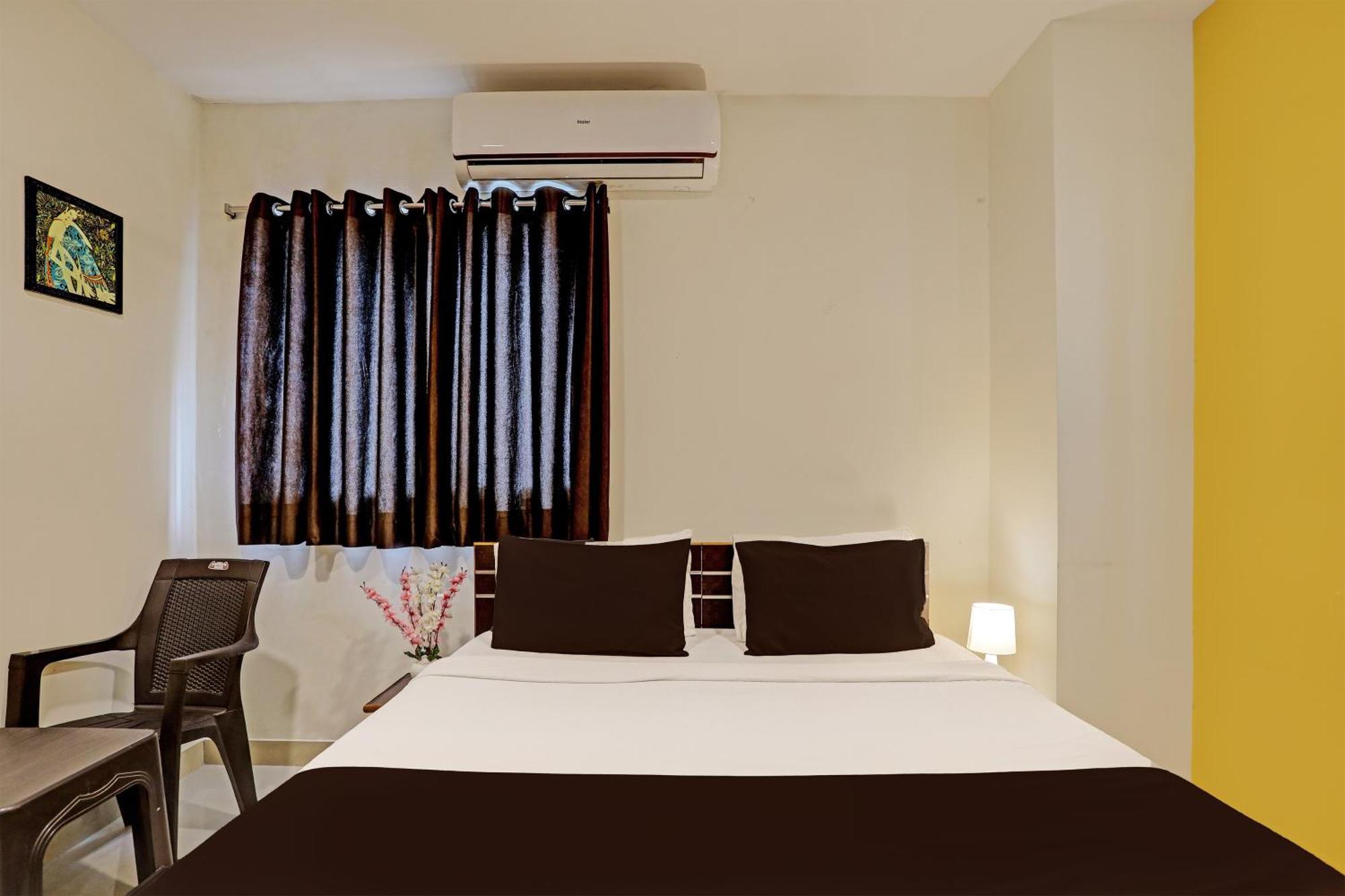 Capital O Saharsh Grand Near Shilparamam Hyderabad Exteriör bild