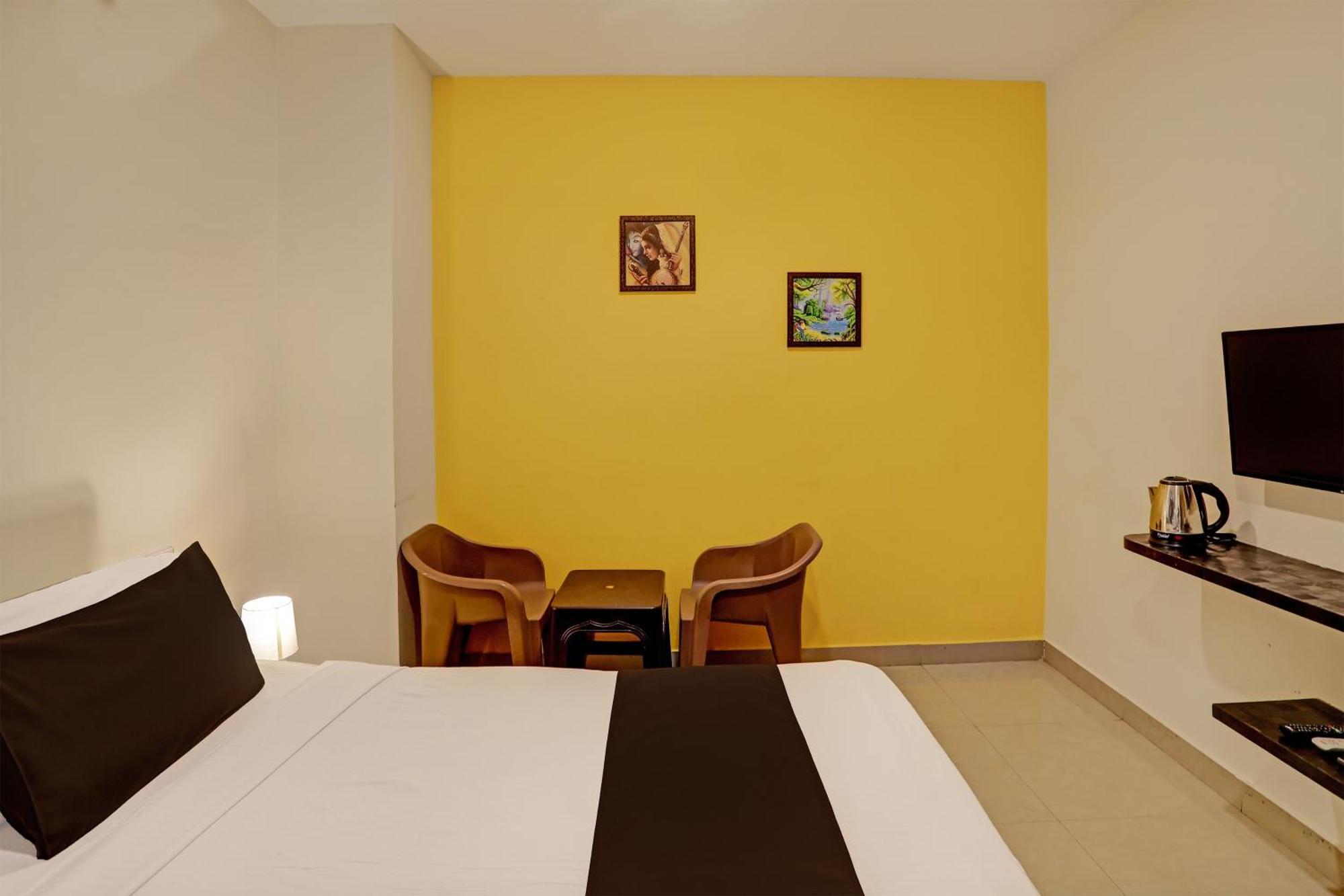 Capital O Saharsh Grand Near Shilparamam Hyderabad Exteriör bild