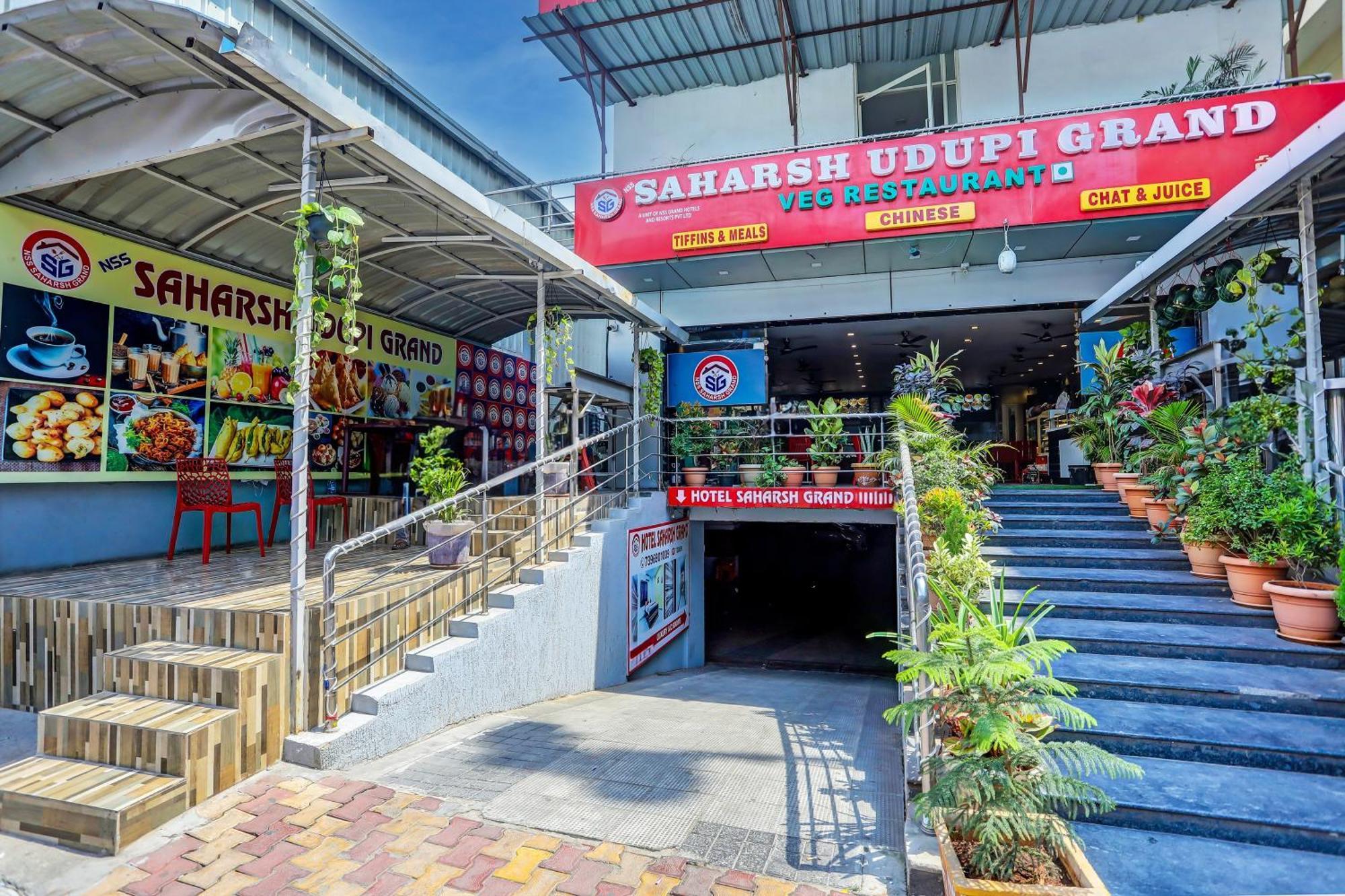 Capital O Saharsh Grand Near Shilparamam Hyderabad Exteriör bild